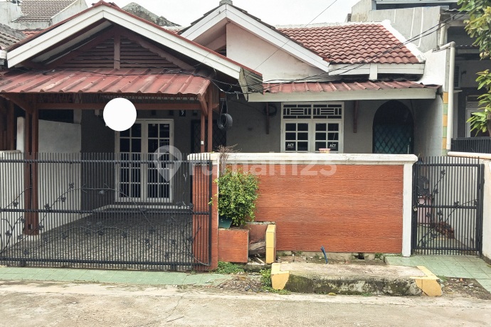 Jual Rumah Lokasi Sangat Stategis Luas 105 M2 Tytyan Kencana Samping Summarecon Bekasi Jual Rumah Lokasi Sangat Stategis Luas 105 M2 Tytyan Kencana Samping Summarecon Bekasi