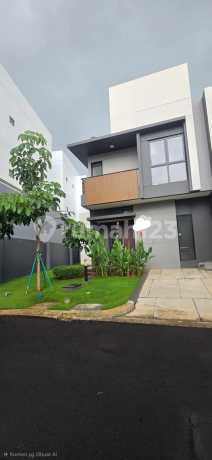 Corner 2-Story House in Summarecon Crown Gading, Bekasi