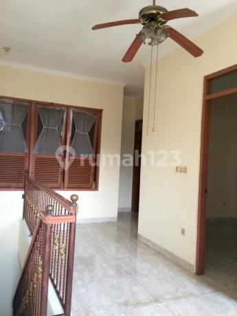 Rumah Full Renovasi 2 Lantai Ubud Permai Lippo Karawaci Rumah Full Renovasi 2 Lantai Ubud Permai Lippo Karawaci
