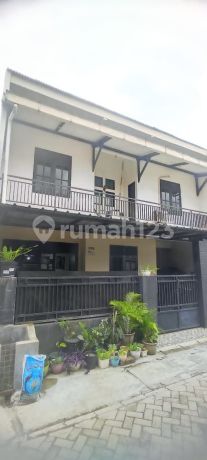 For sale, ready-to-occupy house in Peruri Ciledug housing complex.