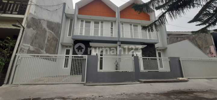 Rumah SHM 2LT Joyogrand Merjosari 10 Menitan dr kampus UIN/UNISMA Kota Malang