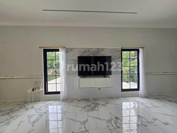 Rumah Mewah Bergaya American Modern di Gegerkalong Permai Bandung Rumah Mewah Bergaya American Modern di Gegerkalong Permai Bandung