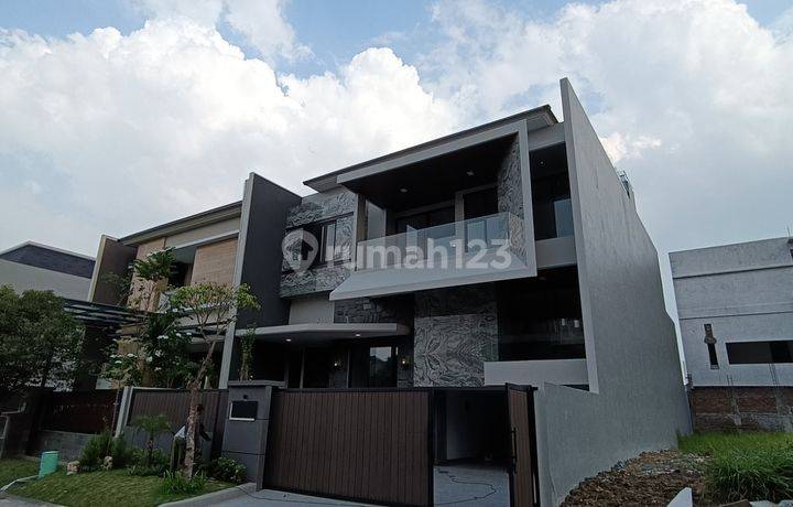 Rumah Baru Gress Somerset Citraland Surabaya 2,5 Lantai Hadap Utara