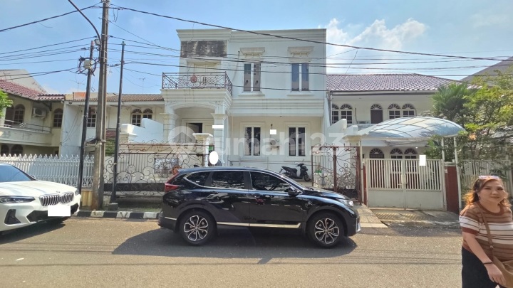 Cheap !! For Sale Ready-to-Live House 9X17 3 Car Street in Janur Raya Facing Southwest Cheap !! For Sale Ready-to-Live House 9X17 3 Car Street in Janur Raya Facing Southwest
