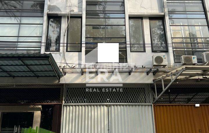 Dijual Cepat !! Ruko Siap Pakai 4,5x9 Lokasi OK di Kelapa Gading Permai , Bisa Nego