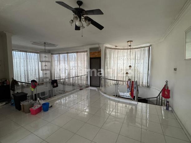 Murah !! Dijual Rumah Siap Huni 16X20 Jalan 3 Mobil di Janur Kuning