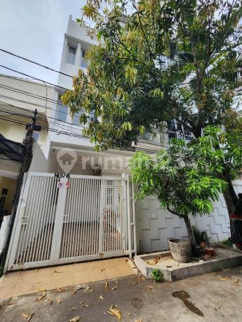 Cheap! Selling Minimalist House, Kelapa Lilin, South Facing.