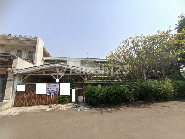 Cheap !! Quick Sale !! Old House Hook 279 in Janur Kuning Residence Facing Northwest & Northeast Cheap !! Quick Sale !! Old House Hook 279 in Janur Kuning Residence Facing Northwest & Northeast