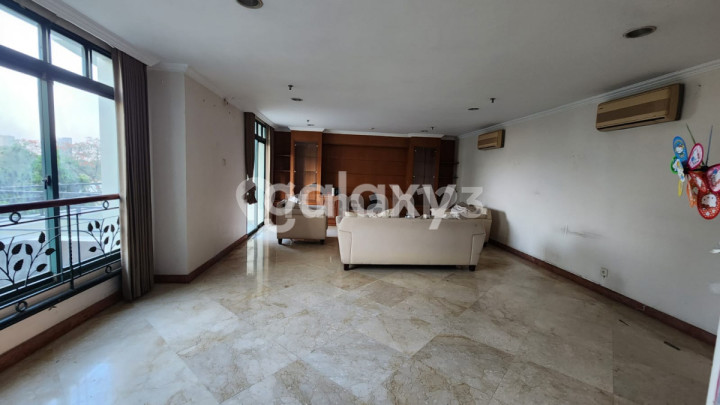 Condominium Graha Family Surabaya Tower Regency Lantai 2 Hadap Utara Semi Furnish