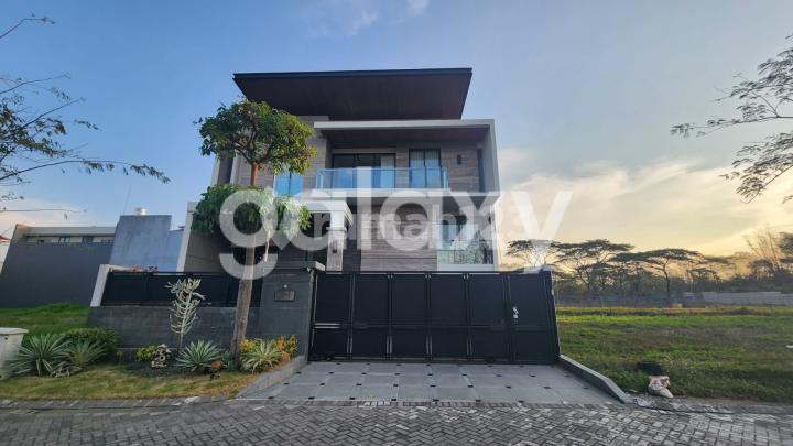 Rumah Bukit Golf Internasional Citraland Surabaya Semi Furnish Hadap Utara