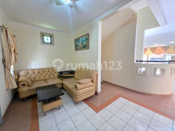 Dijual Rumah Terawat Nyaman Siap Huni Lokasi Strategis di Parahyangan Rumah Villa Prv Gegerkalong Bandung