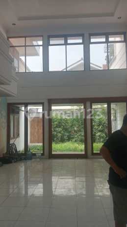 Dijual Hunian Luas, Nyaman, dan Terawat Bangunan 2 Lantai Lokasi Super Strategis di Komplek Dadali, Bandung Dijual Hunian Luas, Nyaman, dan Terawat Bangunan 2 Lantai Lokasi Super Strategis di Komplek Dadali, Bandung