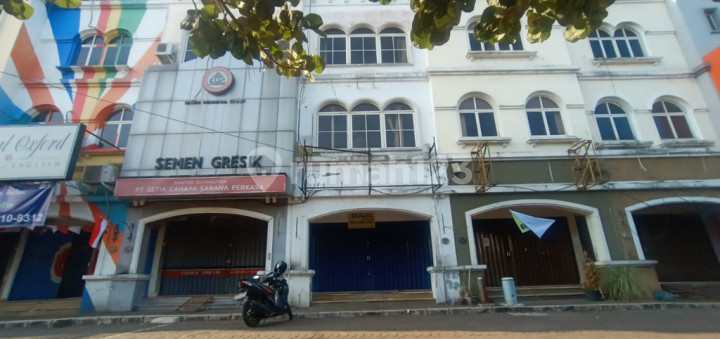 Ruko 3 Lantai Tempat Strategis Casa Grande Yogyakarta 