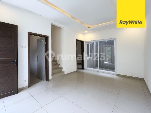 Rumah Depan Taman di Anabuki Residence Jatiasih