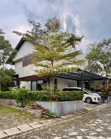 Dijual Rumah Secondary Modern Tropical Dalam Townhouse
