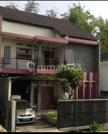 2-Story House with a Serene Atmosphere in Bojong Koneng, Bandung City