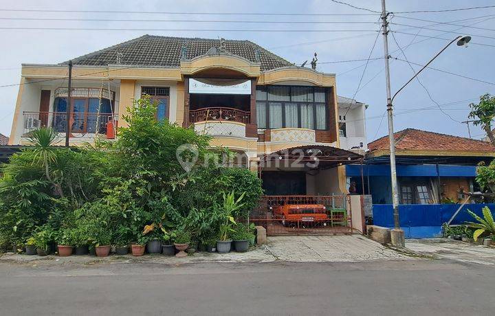 Rumah Mewah 2 Lantai Siap Huni Di Kawasan Premium Manahan Solo