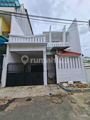 Rumah Muara Karang Hadap Selatan Prio 00006xxxx
