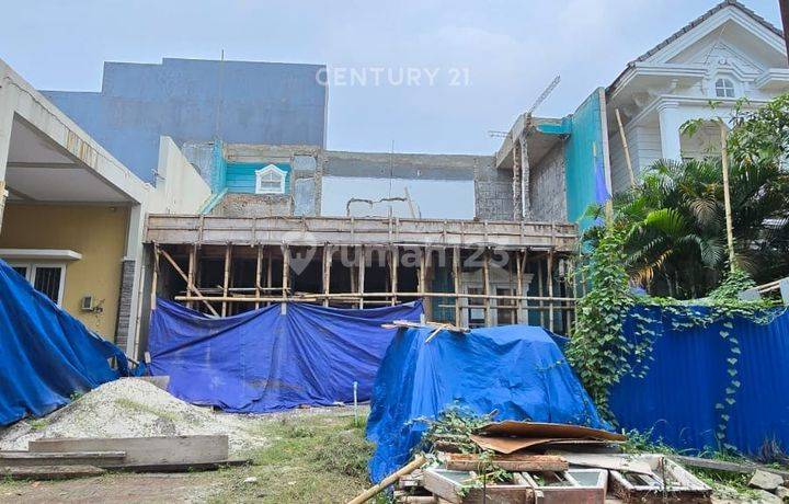 RUMAH DI PERUMAHAN KOTA WISATA CIBUBUR   