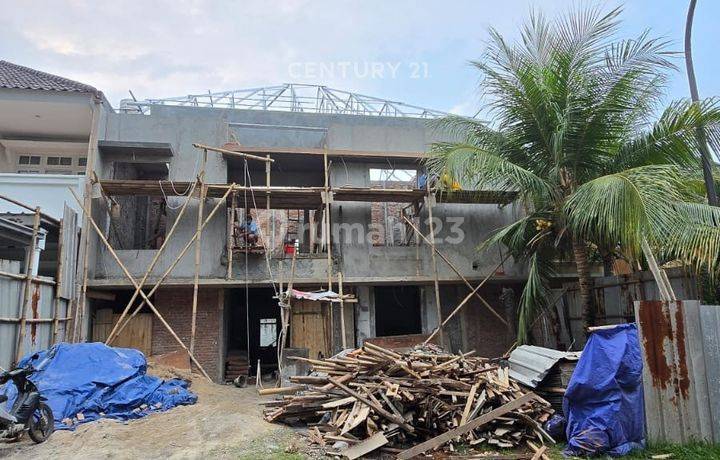 RUMAH DI PERUMAHAN KOTA WISATA CIBUBUR  