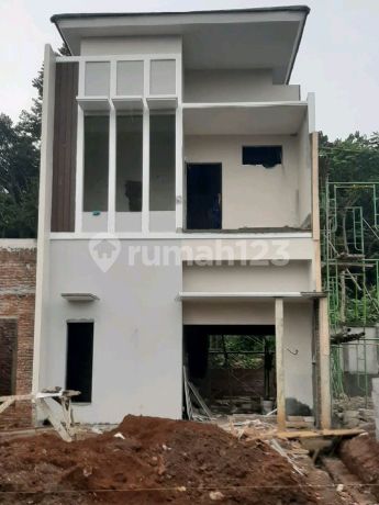 Rumah Mewah Shm Di Semarang Atas Taman Durian Banyumanik