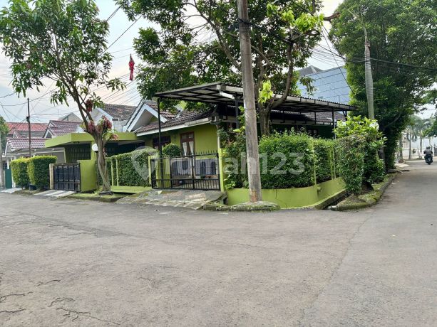 Rumah Bagus di Kuricang Bintaro Jaya Sektor 3 Kota Tangerang Selatan