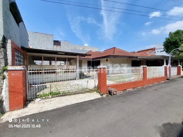 RUMAH HITUNG TANAH COCOK UNTUK KOS-KOSAN GEGERKALONG Setiabudi Bandung RUMAH HITUNG TANAH COCOK UNTUK KOS-KOSAN GEGERKALONG Setiabudi Bandung