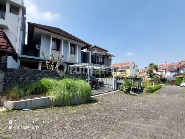 Exclusive Residence in the Elite Alamanda Dago Permai Area, Bandung