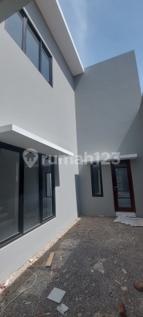 Dijual Rumah Baru BKR Bandung – Kembar Timur, SHM, Taman Depan & Belakang Dijual Rumah Baru BKR Bandung – Kembar Timur, SHM, Taman Depan & Belakang