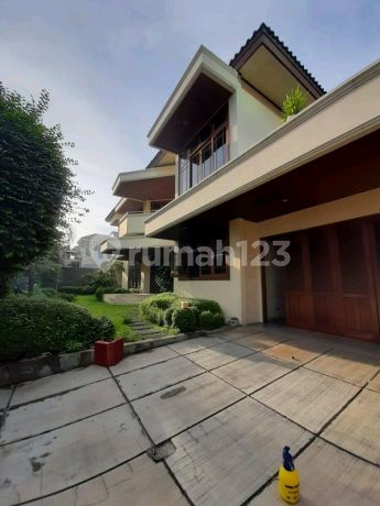 Rumah Luas Terawat Harga di Bawah NJOP di Kuningan Jaksel