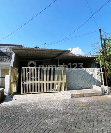 Rumah Sutorejo Timur, Mulyorejo Surabaya