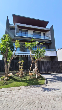 Rumah Baru di North Emerald Mansion
, Surabaya Rumah Baru di North Emerald Mansion
, Surabaya