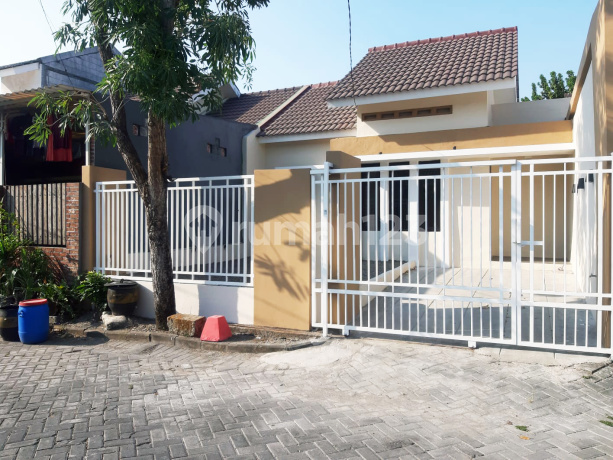 Rumah Bagus di Jade Hamlet, Menganti Gresik Rumah Bagus di Jade Hamlet, Menganti Gresik