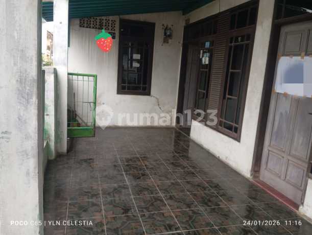 Di Jual Rumah Lama Hoek di Riung Bandung