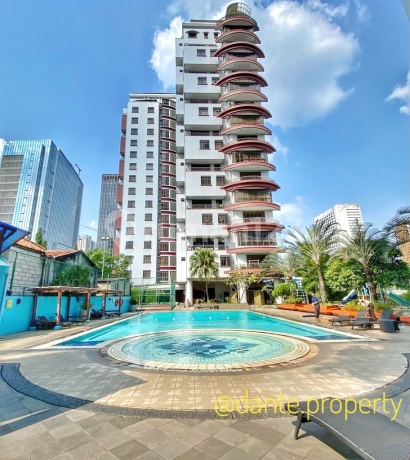 Apartemen Midtown Residence 3 BR 194m Bagus