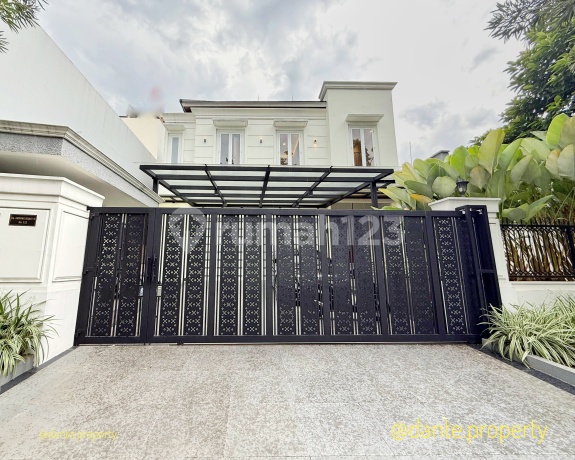 Rumah Cantik Area Tenang Dengan Kolam Renang Rumah Cantik Area Tenang Dengan Kolam Renang