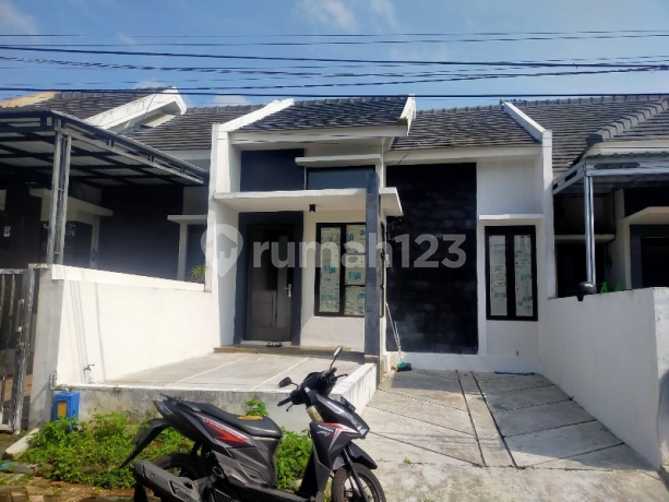 Rumah Bagus Dijual di Joyo Grand Dinoyo Malang Gmk02183