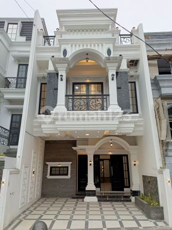 Dijual Rumah Rooftop Dekat Jalan Utama di Jagakarsa Jakarta