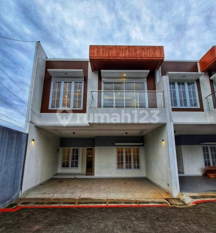 Jual Rumah Modern Minimalis di Kebagusan Jakarta Selatan