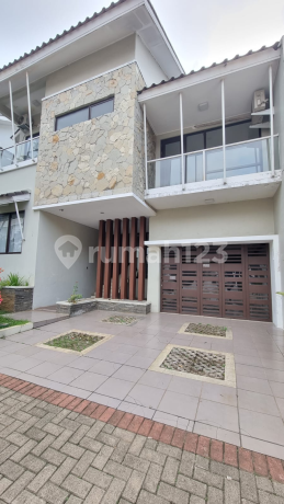 Dijual Cepat....Rumah Bagus Rapi Siap Huni Dalam Cluster Premium Kebayoran Villas Bintaro Dijual Cepat....Rumah Bagus Rapi Siap Huni Dalam Cluster Premium Kebayoran Villas Bintaro