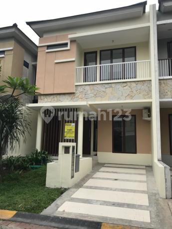 Dijual Cepat....Rumah Semi Furnished Cantik Bagus Siap Huni di Cluster Discovery Fiore Bintaro