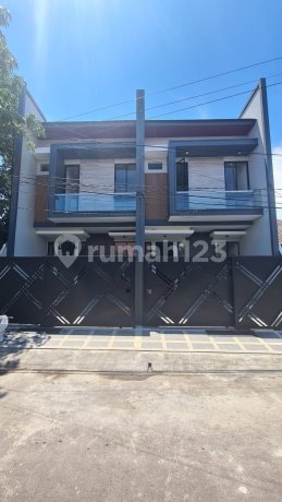 Dijual Rumah New Gress di Manyar Tirtoyoso Surabaya Dijual Rumah New Gress di Manyar Tirtoyoso Surabaya