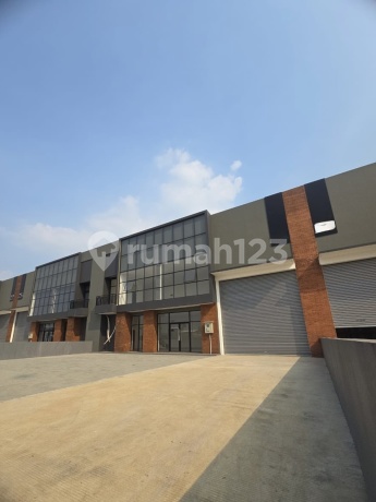 Gudang Industri Di Kawasan Pergudangan Blessindo