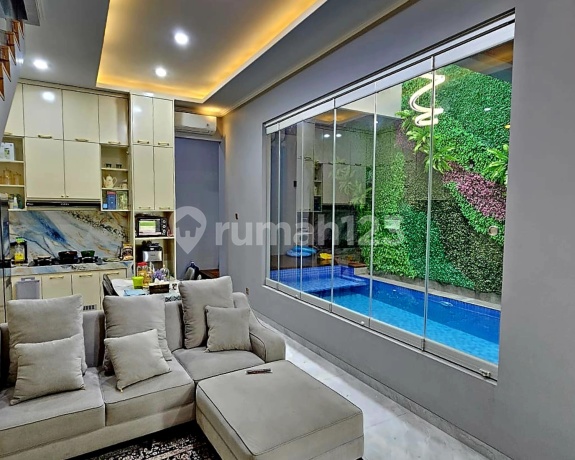 Rumah Mewah 3.5 LT Furnished Swimpool Harapan Indah Bekasi