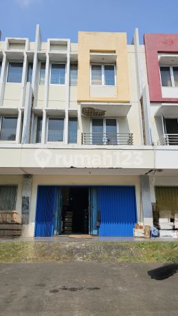 Affordable Shop House with Spacious Parking and Container Access in Kelapa Gading, Jakarta