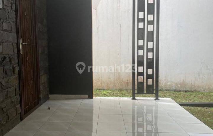 Dijual Rumah 2 Lantai di The Akasia Terrace Depok, Dv