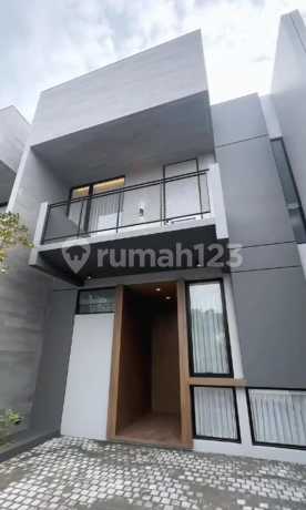 RUMAH DI CENTRAL PARK MERR LOKASI SANGAT BAGUS DI MERR