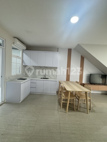 Rumah Thown House Tanam Paris 