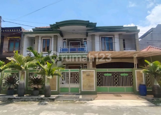 Rumah Cantik Holis Pesona Taman Burung