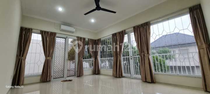 For Quick Sale Nice House Lush Well-Maintained at Aruba Residence, Pancoran Mas, Depok